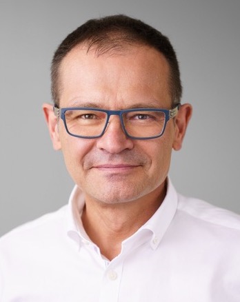 Marek Krajewski - polski lekarz w Dublinie (laryngolog, lekarz rodzinny)